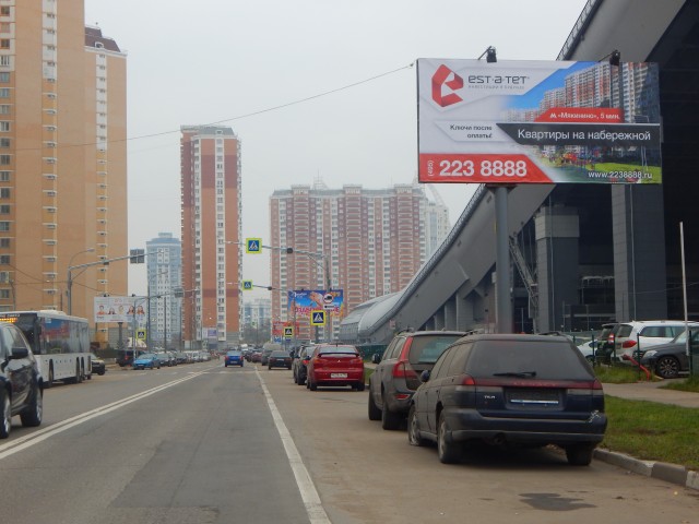 Красногорск, Павшинская пойма, Красногорский бульвар, 184м от Волоколамского ш., справа